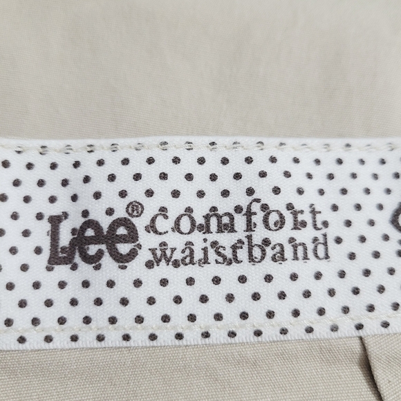 LEE Woman's Capri Flat Front Pants Stretch Comfort Waistband Size 16 - Picture 9 of 12